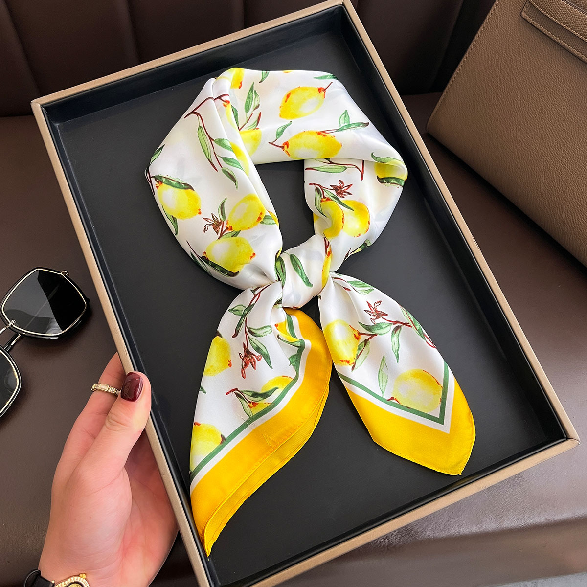 Luxury Bags Yellow - 여성을위한 럭셔리 옐로우 레몬 인쇄 스퀘어