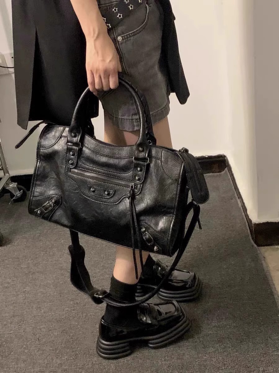 Luxury Bags Vip - 리벳 오토바이 가방 고급 대용량 숄더백