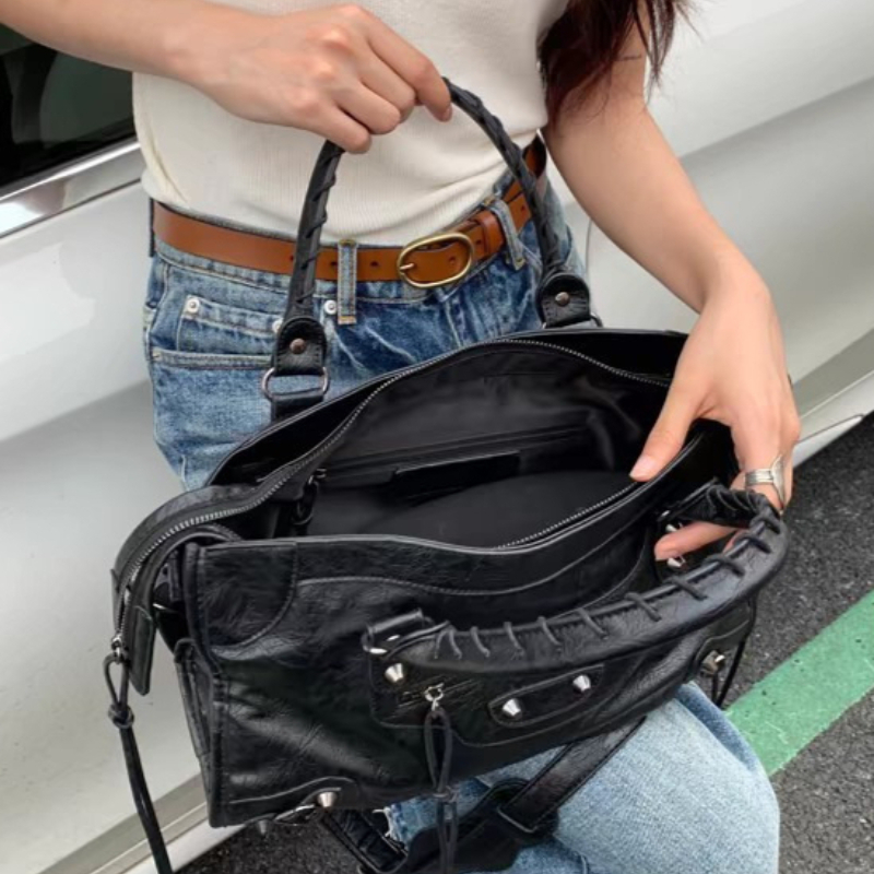 스트리트 스타일 리벳 토트 백 블랙 대용량 싱글 숄더백 - Luxury Bags Vip 리뷰 및 가격
