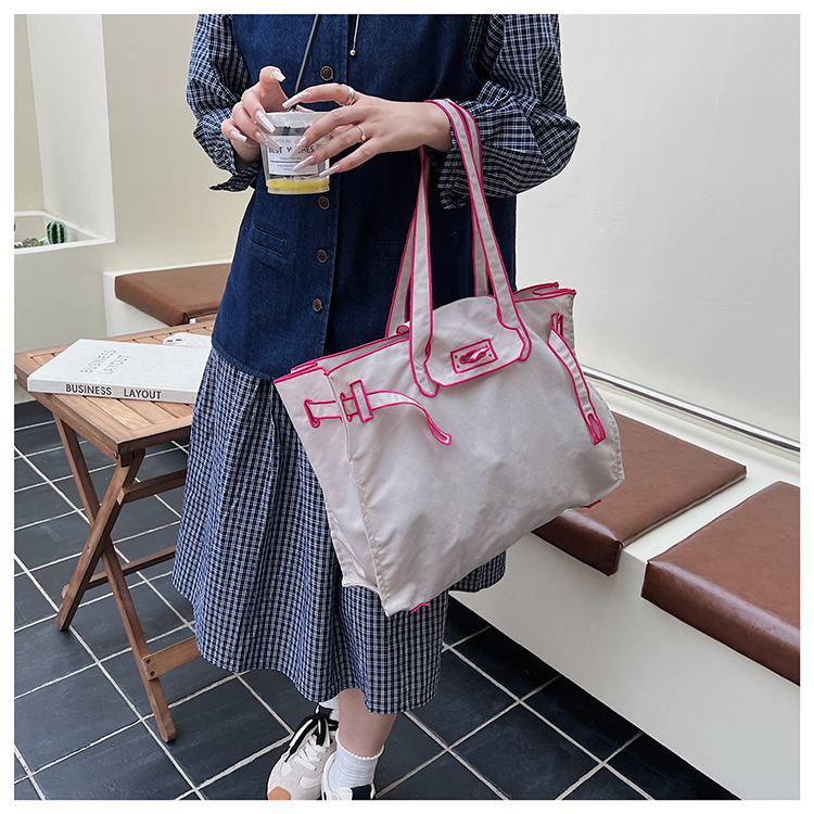 재미있는 디자인의 가벼운 나일론 숄더백 대용량 토트백  - Canvas Tote Designer 리뷰 및 가격